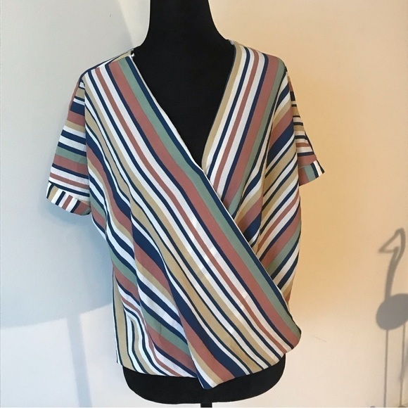 Monteau, women’s size large blouse.  Faux wrap detail at waist. - Picture 3 of 5